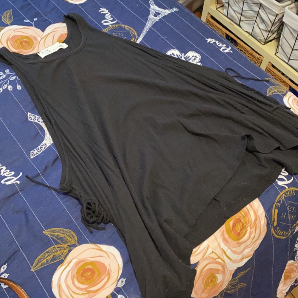 Black Tank - Picture 2 of 4